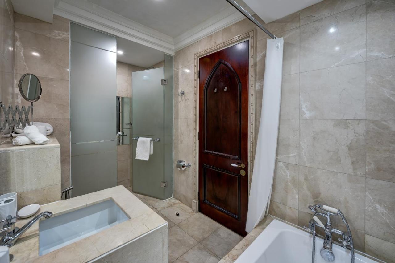 Durrani Homes: Garden Oasis at Souk Al Bahar with Jacuzzi Dubai Exterior photo
