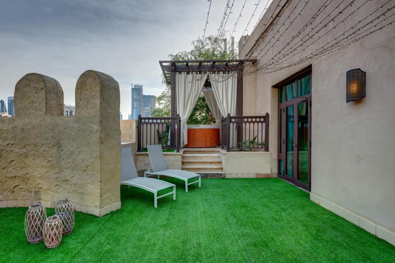 Durrani Homes: Garden Oasis at Souk Al Bahar with Jacuzzi Dubai Exterior photo