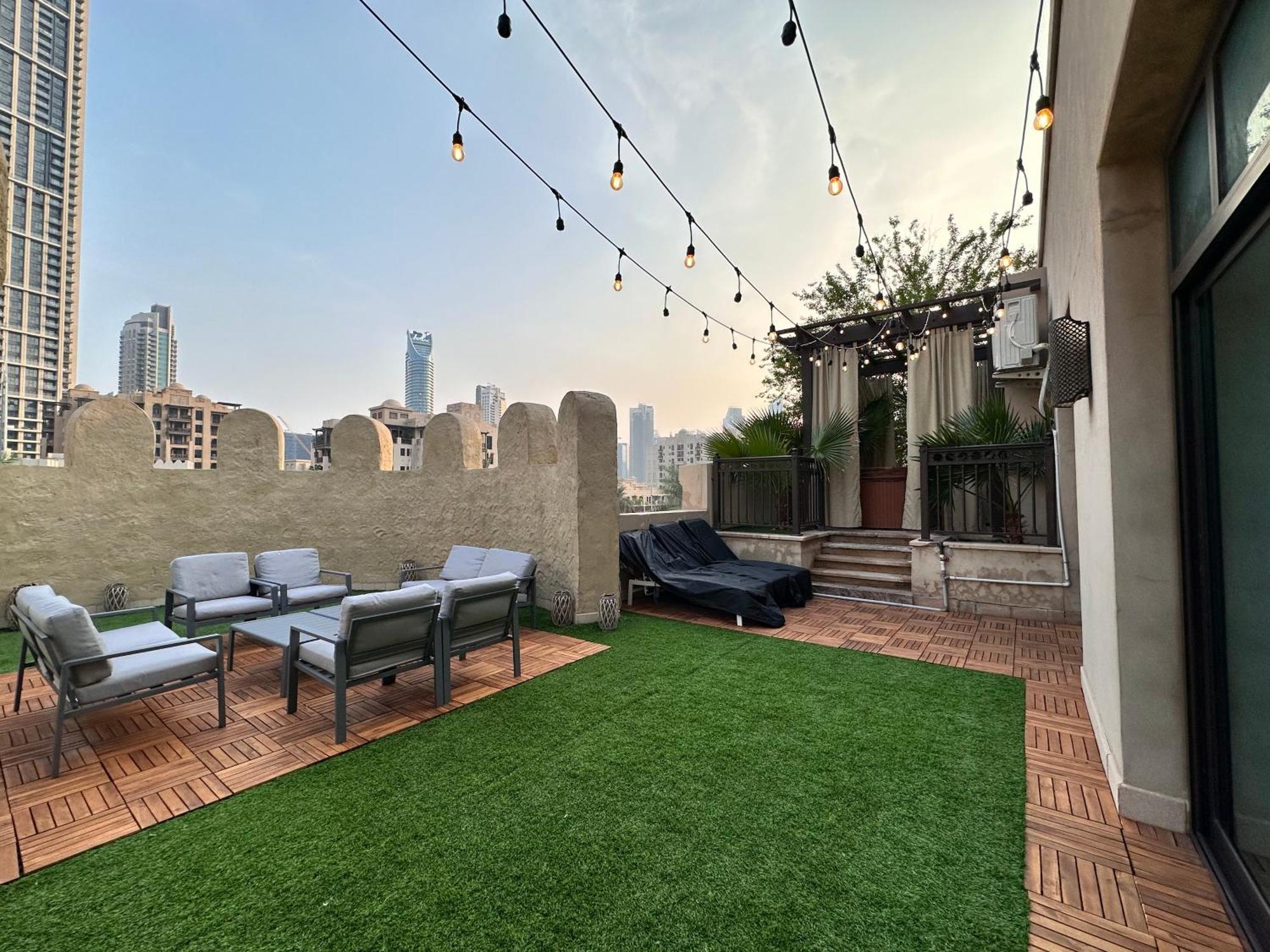 Durrani Homes: Garden Oasis at Souk Al Bahar with Jacuzzi Dubai Exterior photo