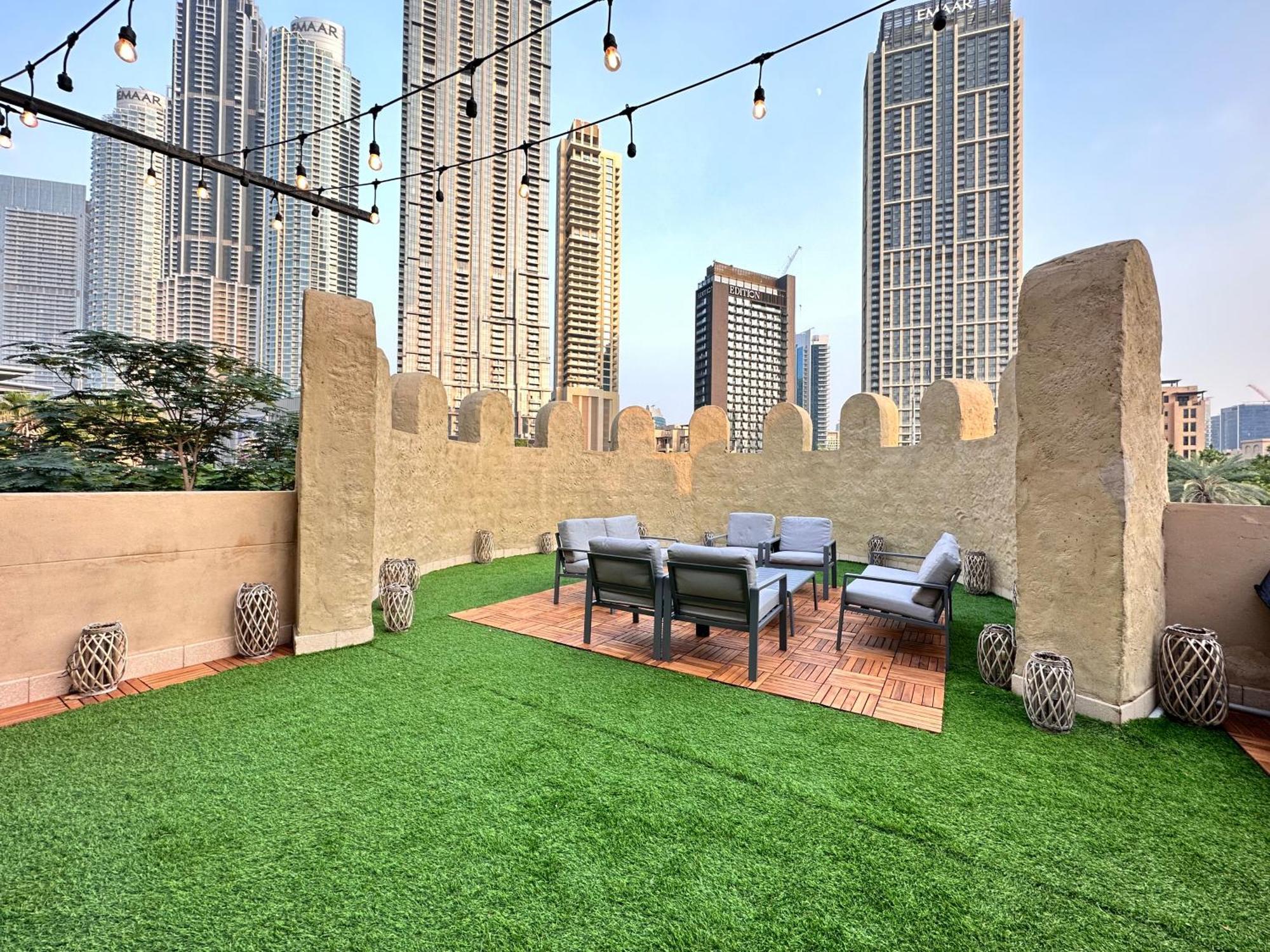 Durrani Homes: Garden Oasis at Souk Al Bahar with Jacuzzi Dubai Exterior photo